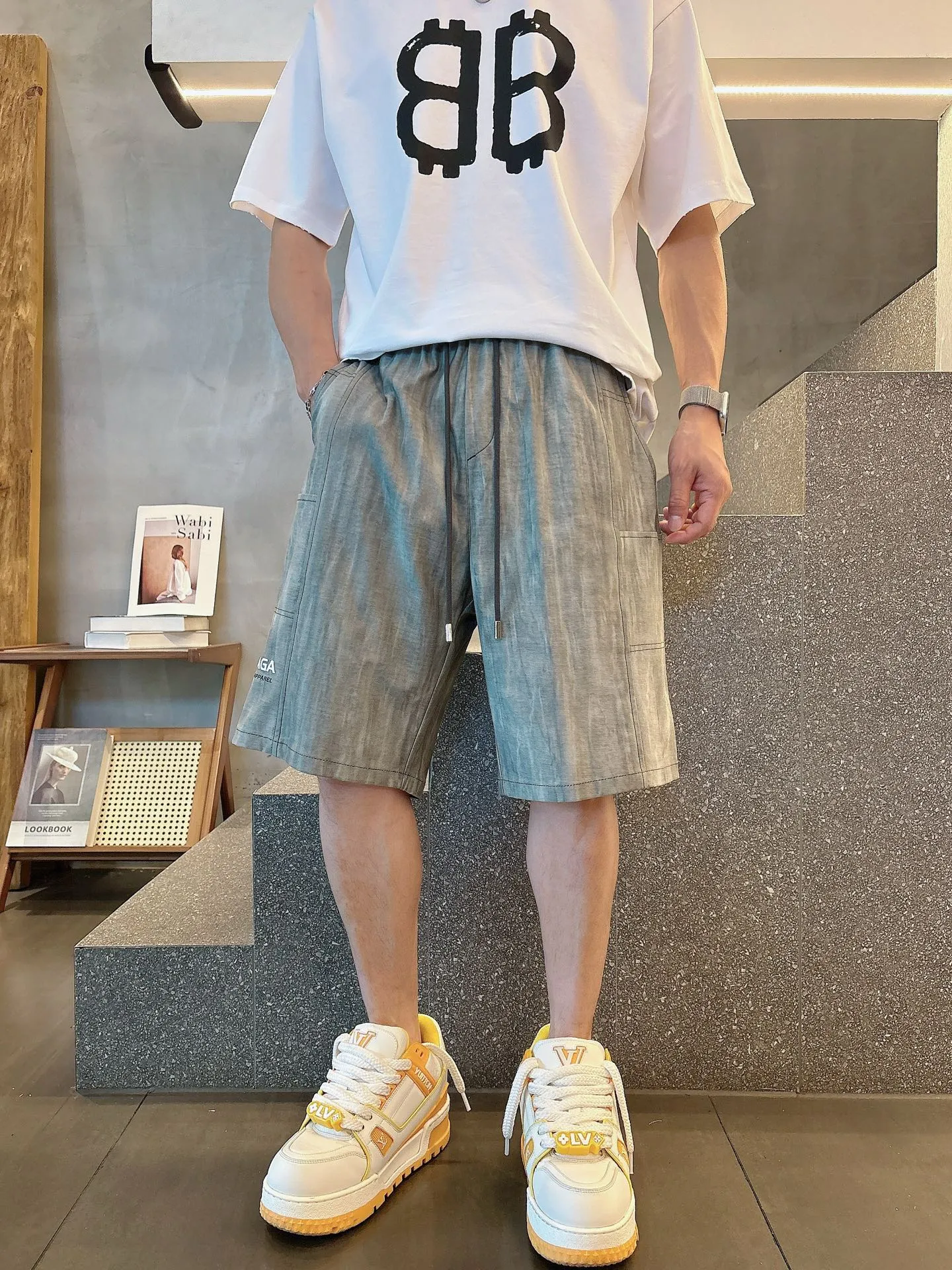 Balenciaga's three-standard complete 2026 summer New Arrival men's casual shorts, advanced custom-made Breathable fabric, Breathable fabric, extremely stretchy and comfortable, impeccable details, top-grade accessories, original logo design concept, delicate and soft feel! The upper body fit is awesome! Size: M-XXXL Please state your height and weight when ordering